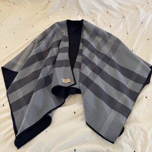 Burberry Merino Wool Reversible Solid to Check Cape